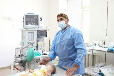 Перевязки на новом уровне: современные аппараты поступили в Ожоговый центр Якутии / Саина Титова   