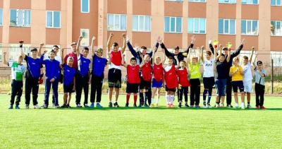 У нас футбол...во дворе! /    