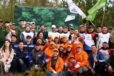 Глава Якутии принял участие в ежегодной всероссийской акции «Сохраним лес» / ЯСИА   