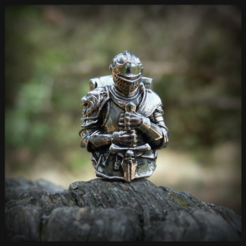 Бусина для темляка Рыцарь Dark Souls, мельхиор