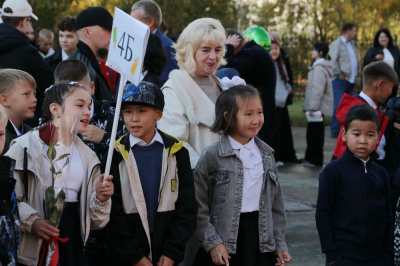 Первоклассников сегодня много /    