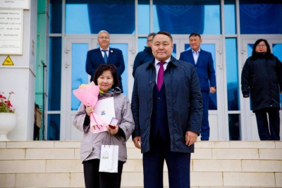 Альберт Семенов поздравил с Днём знаний учащихся городских школ и студентов / ЯСИА   