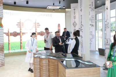 ВЭФ-2024: Туристический потенциал Якутии представили на улице Дальнего Востока / ЯСИА   