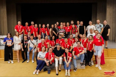 Вокальный ансамбль Театра эстрады Якутии участвует в фестивале «Солдатский конверт» / ЯСИА   