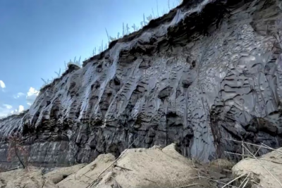 Часть суши уходит в океан: к чему приводит таяние мерзлоты в Якутии, рассказали на ВЭФ-2024 / Саина Титова   Республика Саха (Якутия)