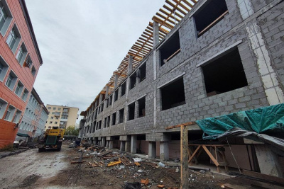 Первый вице-премьер и прокурор Якутии проверили строящиеся школы в столице республики / ЯСИА   