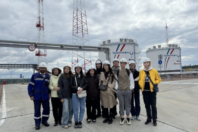 Жители Якутии приняли участие в мероприятиях ко Дню работников нефтяной и газовой промышленности / ЯСИА   