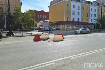 В центре Якутска на участке дороги образовался провал / Николай Борисов Якутск Якутск Республика Саха (Якутия)