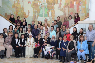 В Якутии отметили 90-летие со дня рождения Сарданы Ойунской / ЯСИА   Республика Саха (Якутия)