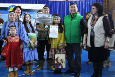 Снегоход за знание эвенкийского языка: в Тяне выбрали лучшую семейную династию / Дьулустаан Сергеев   