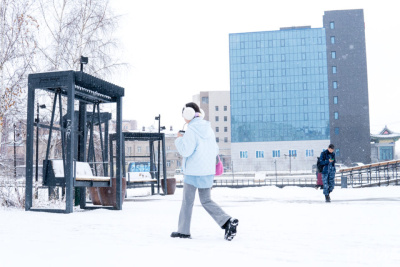 Врач рассказала, как избежать травм в весеннюю гололедицу / ЯСИА   