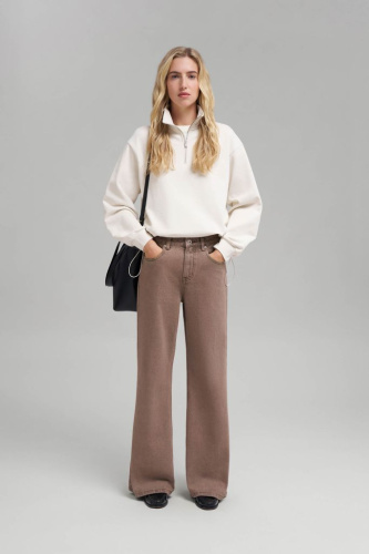 Джинсы расклешенного кроя