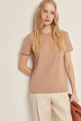 Футболка приталенного силуэта