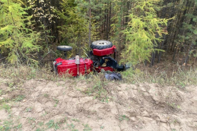 Водитель погиб при опрокидывании трактора в Мегино-Кангаласском районе / ЯСИА   