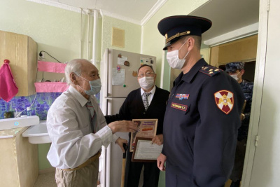 В Якутске поздравили ветерана Великой Отечественной войны с 102-летием / ЯСИА Якутск Якутск Республика Саха (Якутия)