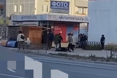 Группа молодых людей избила мужчину рядом с автобусной остановкой в Якутске / ЯСИА Якутск Якутск Республика Саха (Якутия)