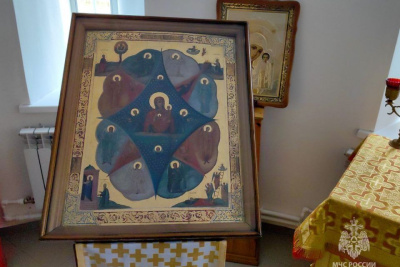 Сотрудники МЧС Якутии поклонились иконе «Неопалимая купина» / ЯСИА   