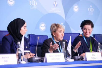 Пленарная сессия с женщинами-мэрами прошла на Евразийском женском форуме / ЯСИА   