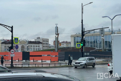 На площади Ленина в Якутске началась укладка газона на наклонном ландшафте / ЯСИА Якутск Якутск Республика Саха (Якутия)