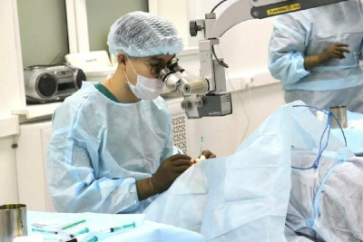 Врачи из Якутии спасли зрение мужчине с куском металла в глазу / Саина Титова   