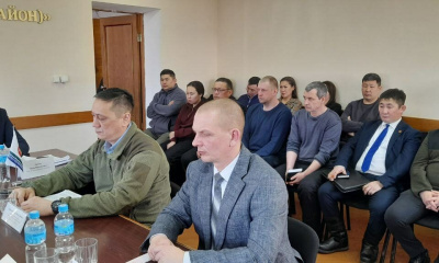 Перед паводком в Верхнеколымском районе ослабят прочность льда на реках Колыме и Ясачной / Алексей Рудых   