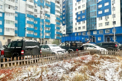 В Якутске выпал первый снег. Автомобилистов призывают сменить резину на зимнюю / ЯСИА Якутск Якутск Республика Саха (Якутия)