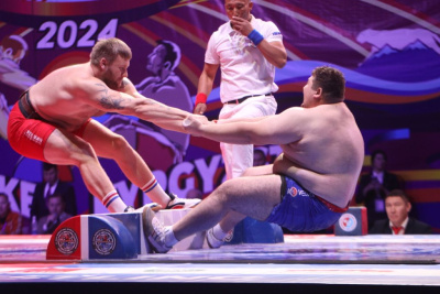 В Нерюнгри определят абсолютных чемпионов России по мас-рестлингу / Дьулустаан Сергеев   