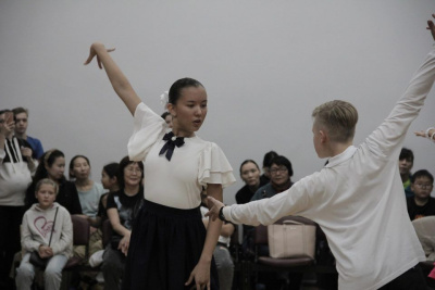 Танцевально-спортивный клуб «Квик-степ» провел день открытых дверей в школе Якутска / ЯСИА Якутск Якутск Республика Саха (Якутия)