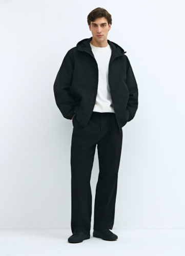 Ветровка с капюшоном, Черный