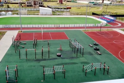 В Вилюйске работает умная спортивная площадка с воркаут-комплексом / ЯСИА   