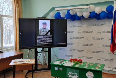 «Парту героя» открыли в Жиганском подразделении Центра подготовки рабочих кадров / ЯСИА   