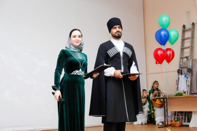 В Мирном отметили День единства народов Дагестана /    