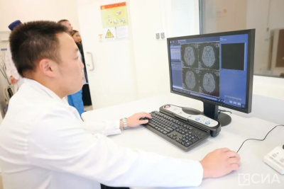 В арсенал якутских онкологов входит 65 единиц медоборудования экспертного класса / ЯСИА   