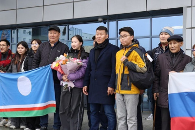 В Якутске встретили триумфаторов чемпионатов мира и России по шашкам / Дьулустаан Сергеев Якутск Якутск Республика Саха (Якутия)