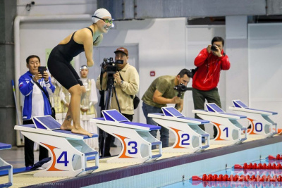 Анастасия Диодорова совершила золотой заплыв в Якутске перед сотнями зрителей / Дьулустаан Сергеев Якутск Якутск Республика Саха (Якутия)