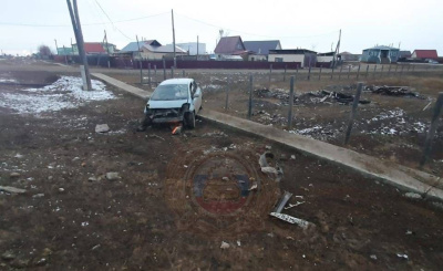 В Тулагино девушка-водитель не справилась с управлением автомобиля и съехала с дороги / ЯСИА   