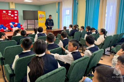 Более двух тысяч уроков безопасности провели в образовательных учреждениях Якутии / ЯСИА   