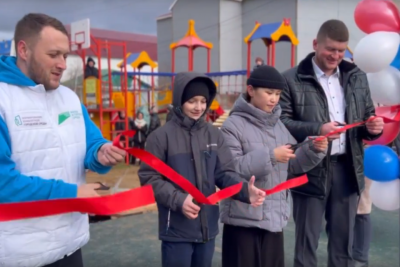 В Олекминске при поддержке «Транснефть — Восток» открыли первую многофункциональную спортплощадку / ЯСИА  Олекминский Республика Саха (Якутия)