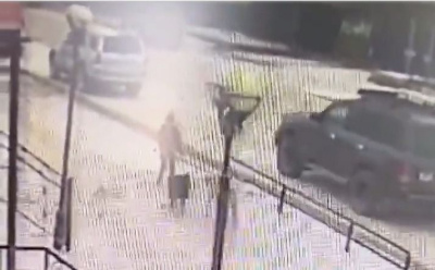 Мужчина спас ребенка от стаи собак в центре Олекминска / Мария Горохова   