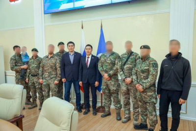 Анатолий Семенов встретился с участниками специальной военной операции / ЯСИА   