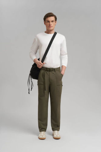 Брюки из технологичной ткани с водоотталкивающими