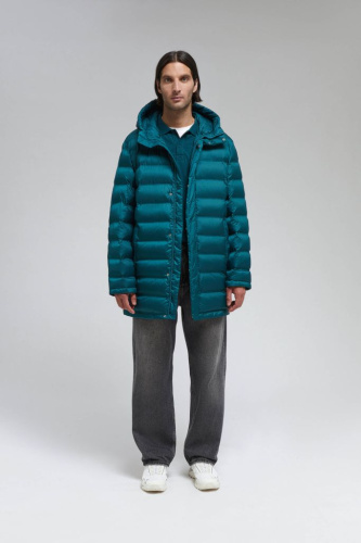 Утепленное полупальто с капюшоном