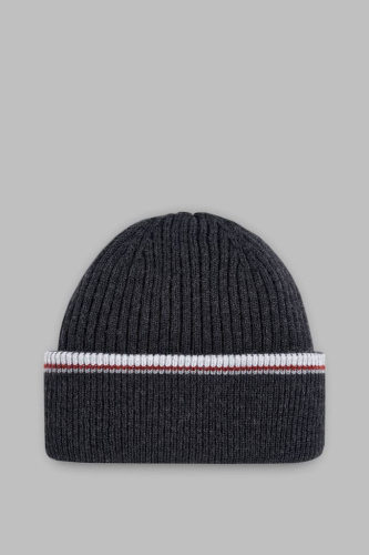 Шапка из шерсти