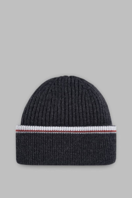 Шапка из шерсти