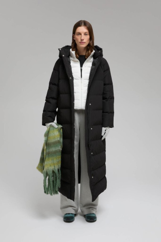 Пуховое пальто прямого силуэта