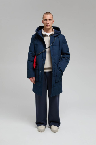 Утепленное пальто с накладными карманами