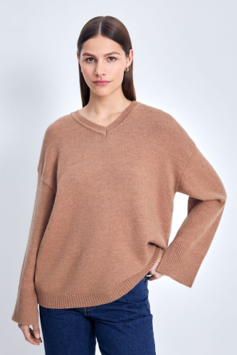 Джемпер с v-образной горловиной и широкими рукавам