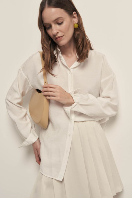 Блузка на пуговицах свободного кроя