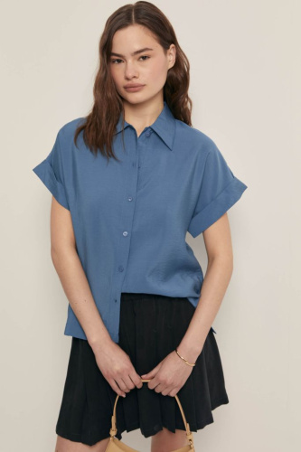 Блузка свободного кроя с коротким рукавом