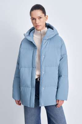 Пуховик с капюшоном и воротником-стойкой